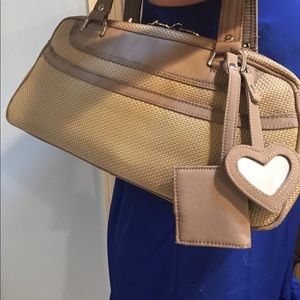 The SAK Handbag shoulder purse Beige